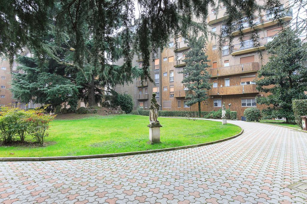 Rosso A Milano, Vicino Allo Ieo Apartment Mailand
